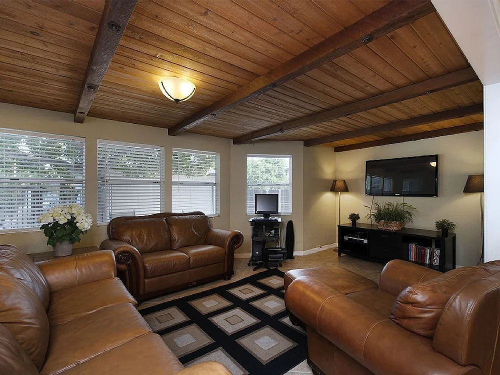 Castle1 - 6 Br Home