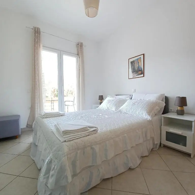 Eleonas Apartment 2, Lygia