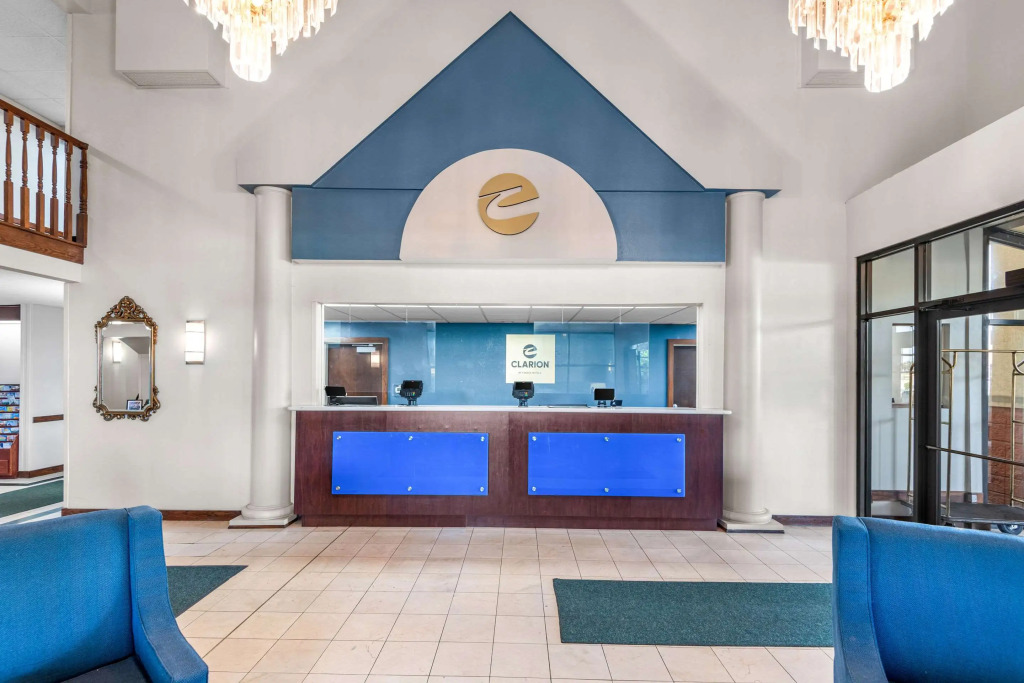 Clarion Inn & Suites Indianapolis Northwest