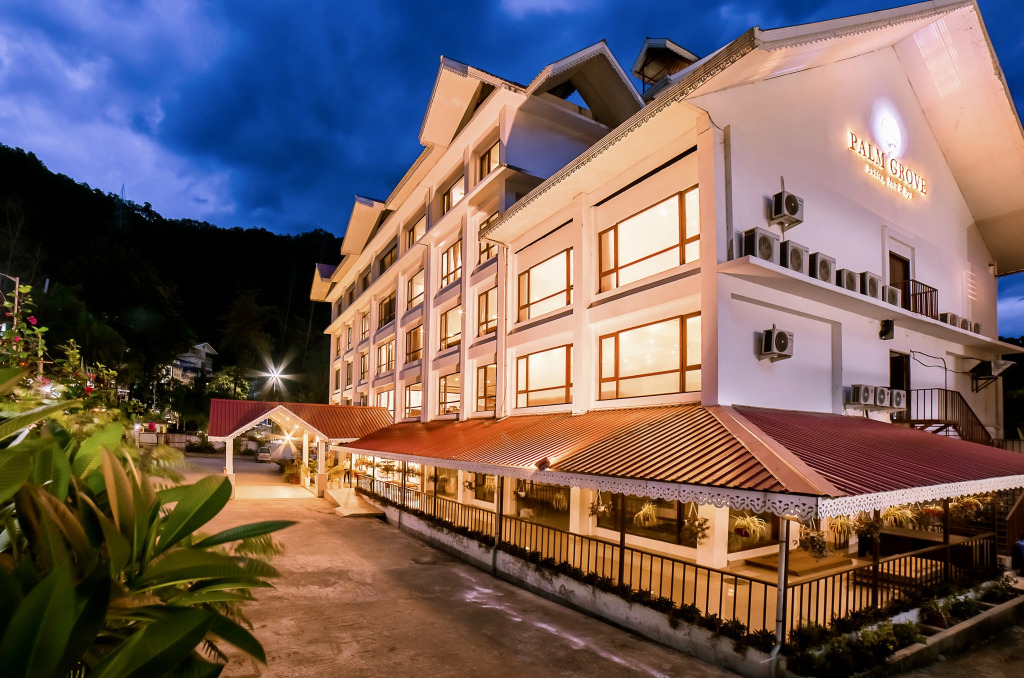 Palm Grove Suites Inn & Spa