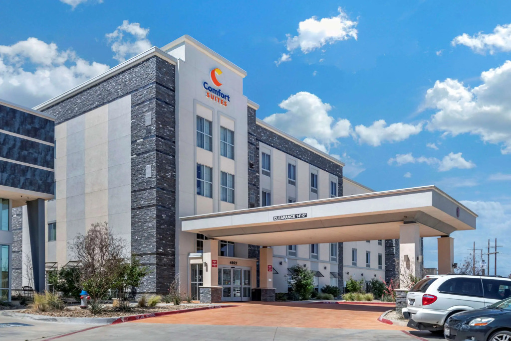 Comfort Suites - University