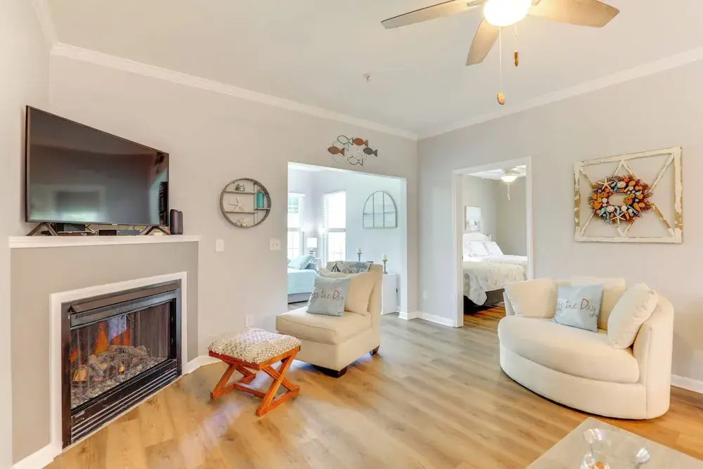 < 2 Mi to Beach: Savannah Shores Resort Condo!