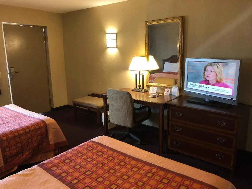 Travel Inn & Suites Flemington