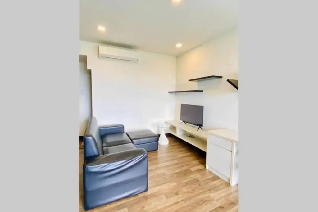 Landmark Residence 2, GreenView, Less Noise, Free WiFi with TvBox, Free Parking, Near Kajang, Cheras, C180, MRT