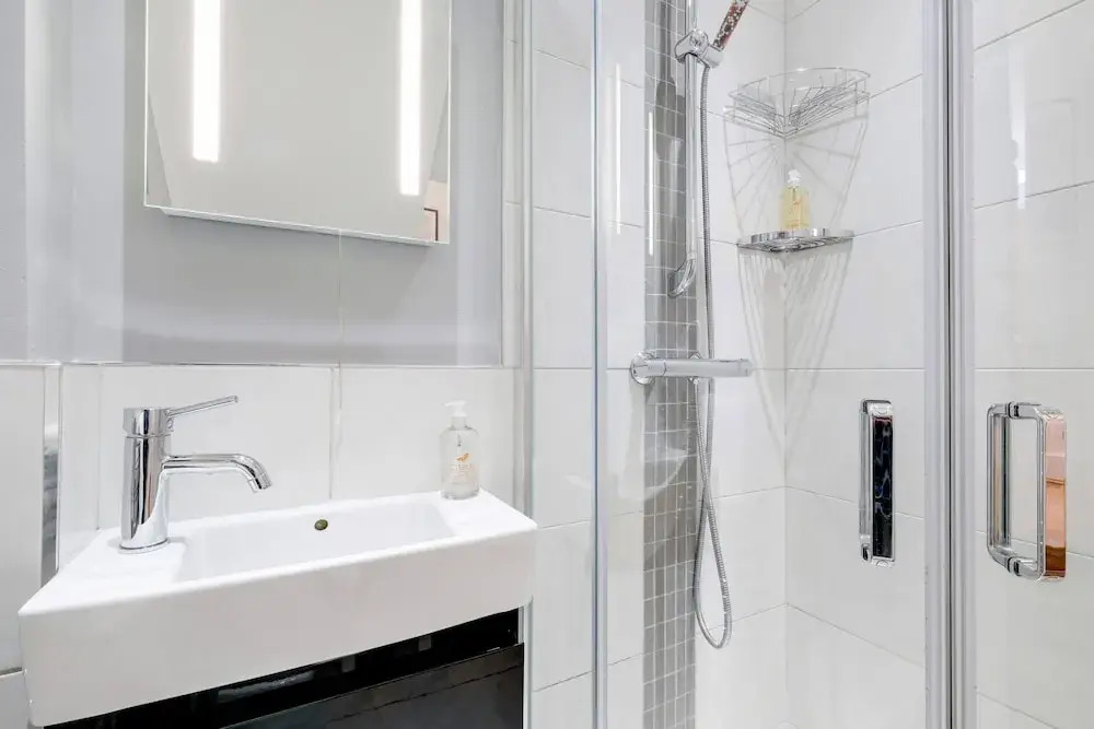 Luxury 3 Bedroom 2 Bathroom House Fulham