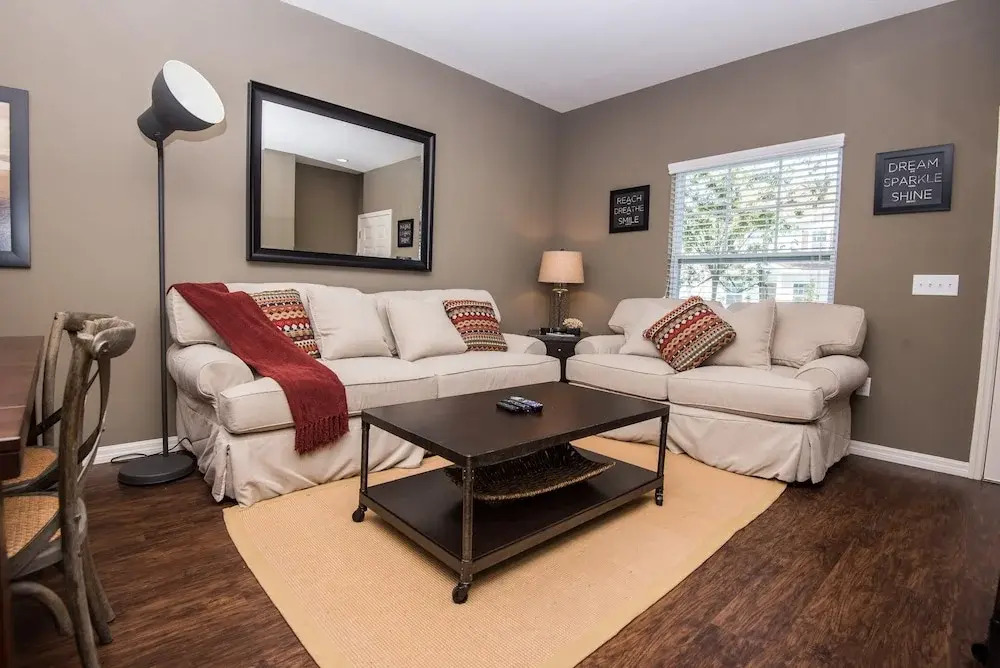 September Special at WL 3 Bed - 9-8972