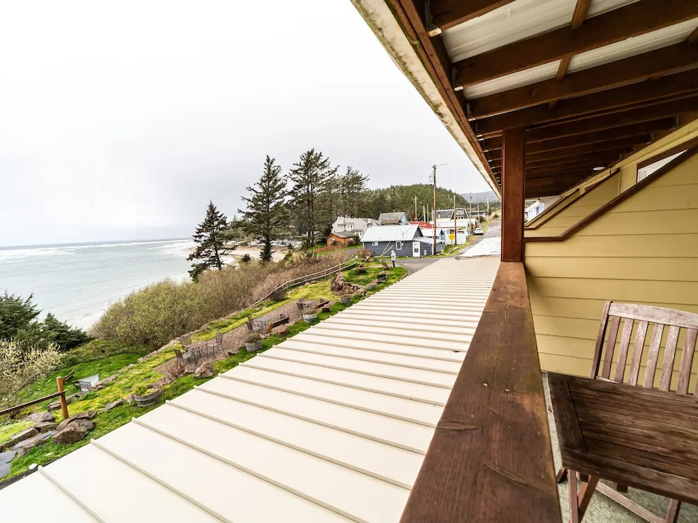 Terimore Bayfront Inn