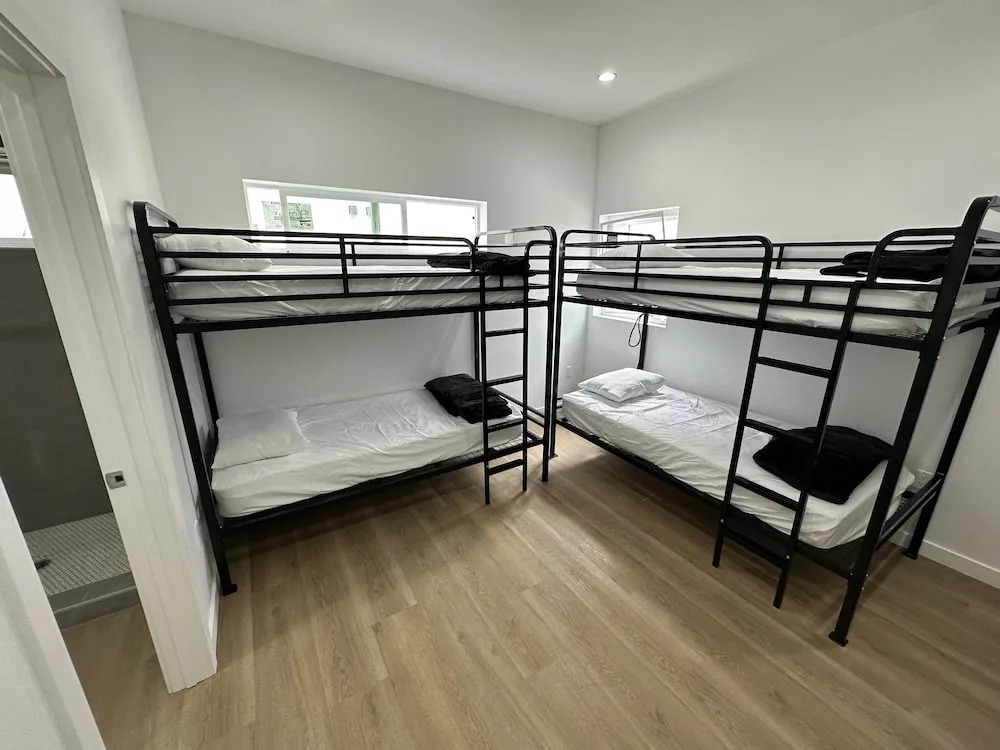 RoamHub Residences
