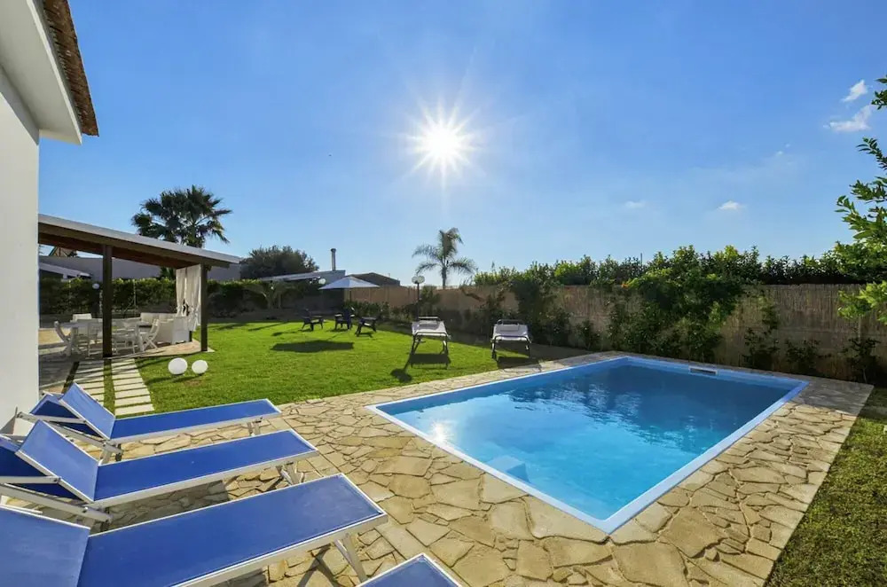 Villa Villino Blu Large Private Pool Walk to Beach A C Wifi