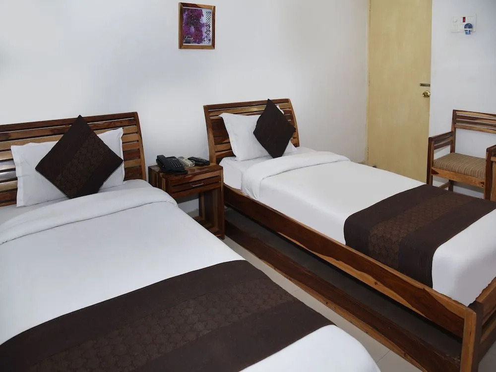 OYO 15995 Laavish Business Hotel