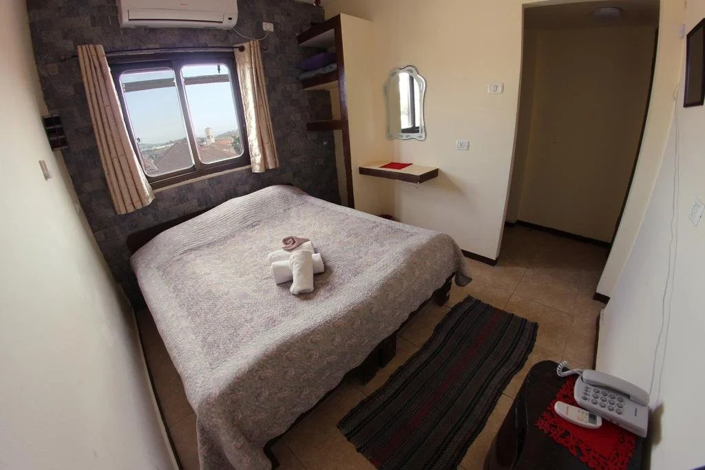 Vitrage Guest House