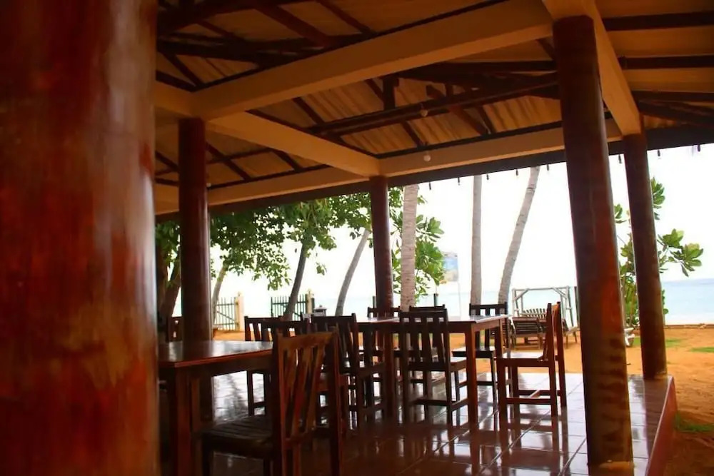 Under Water Safaris and Resort