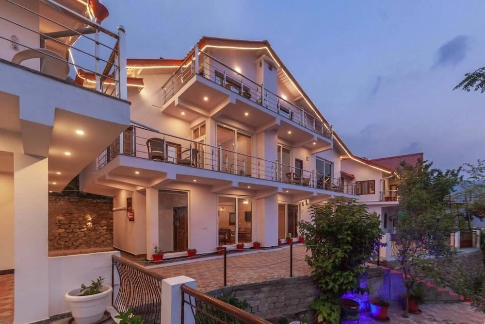 Alaya Stays Amara Dusk 4BHK Villa in Nainital