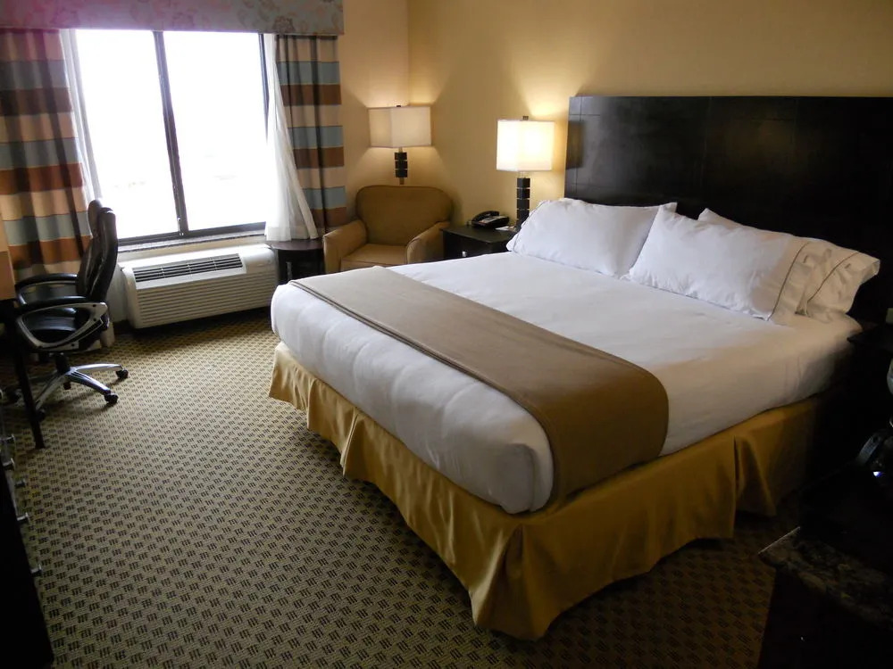 Holiday Inn Express & Suites Oklahoma City West-Yukon by IHG