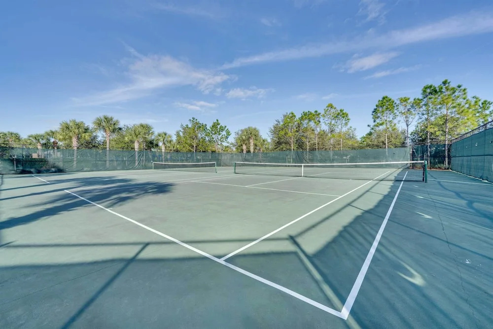 10 Mi to Wdw: Family Home w/ Game Room & Pool!