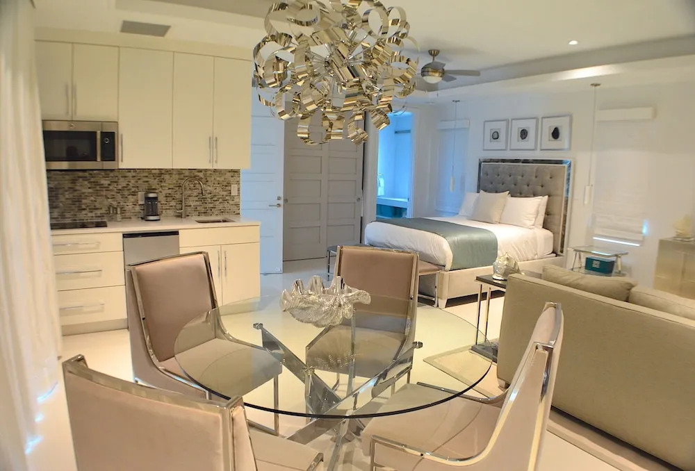 Amani & Kiangazi Suite