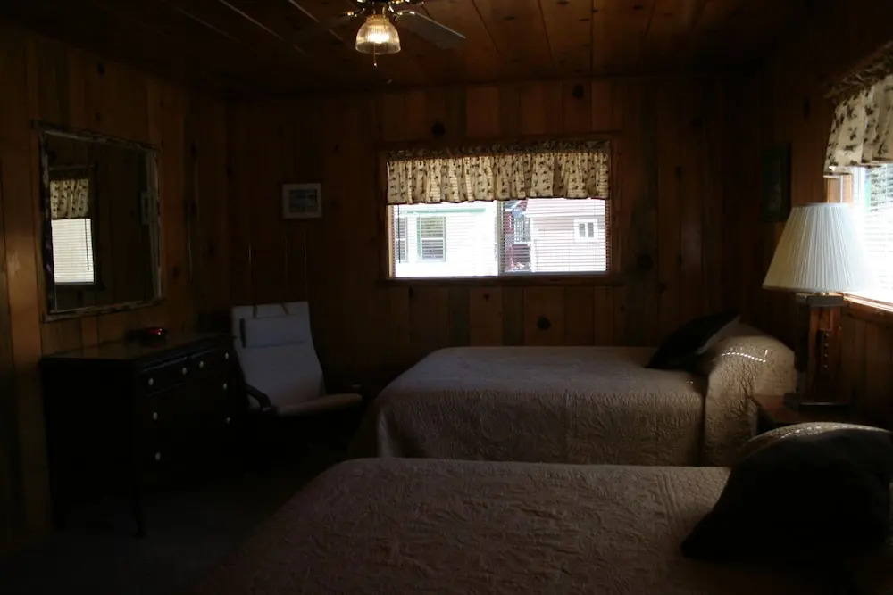 Quail Cove Lakeside Lodge