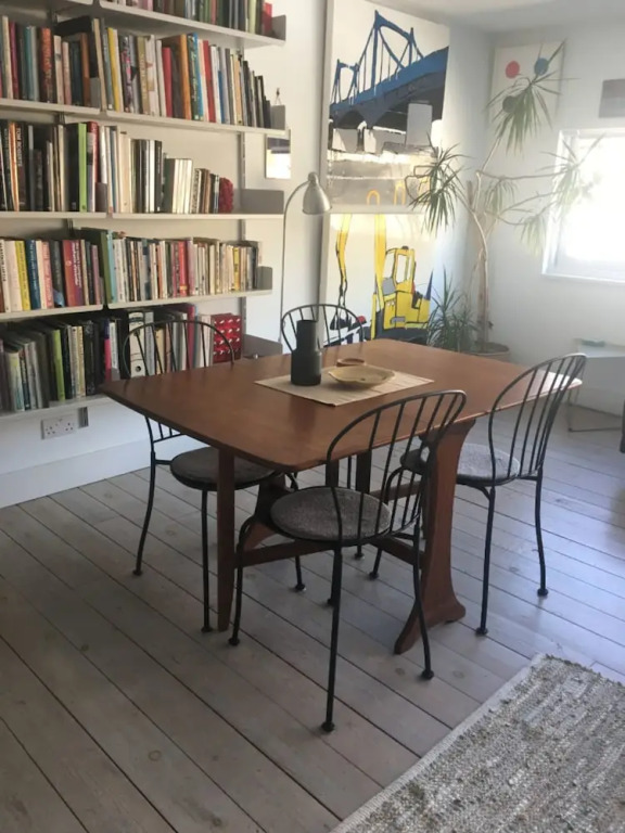 2 Bedroom Home in Hackney With Roof Terrace