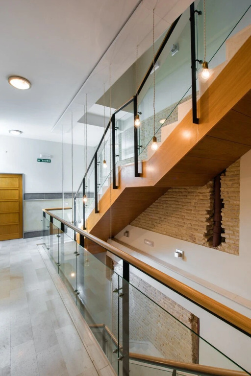 Modern & Quiet 1 Bb Apart one Step Away From Campana Square. Sierpes