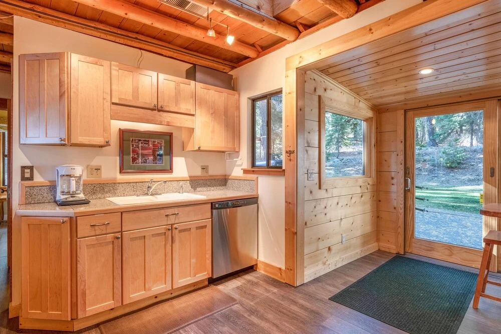 dun Lookin - 4br W/ Hot Tub & Pier, Large Yard 4 Bedroom Cabin