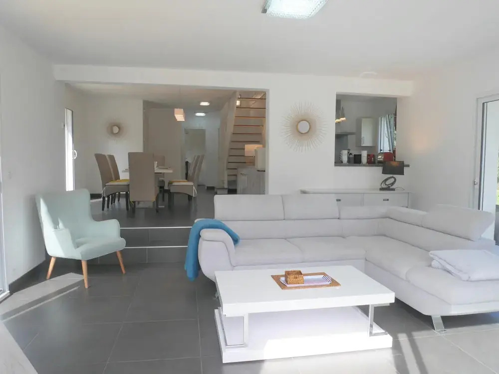 Holiday Home With Partial sea View, Douarnenez