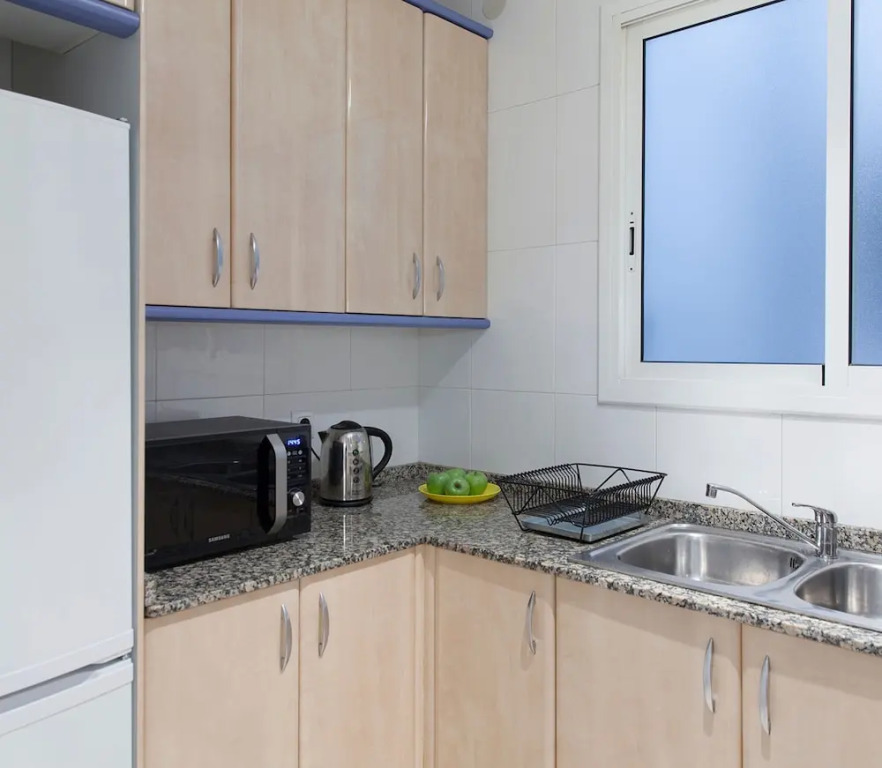 Prime Eixample Hideaway 6 Guests With Balcony by Myrentalhost