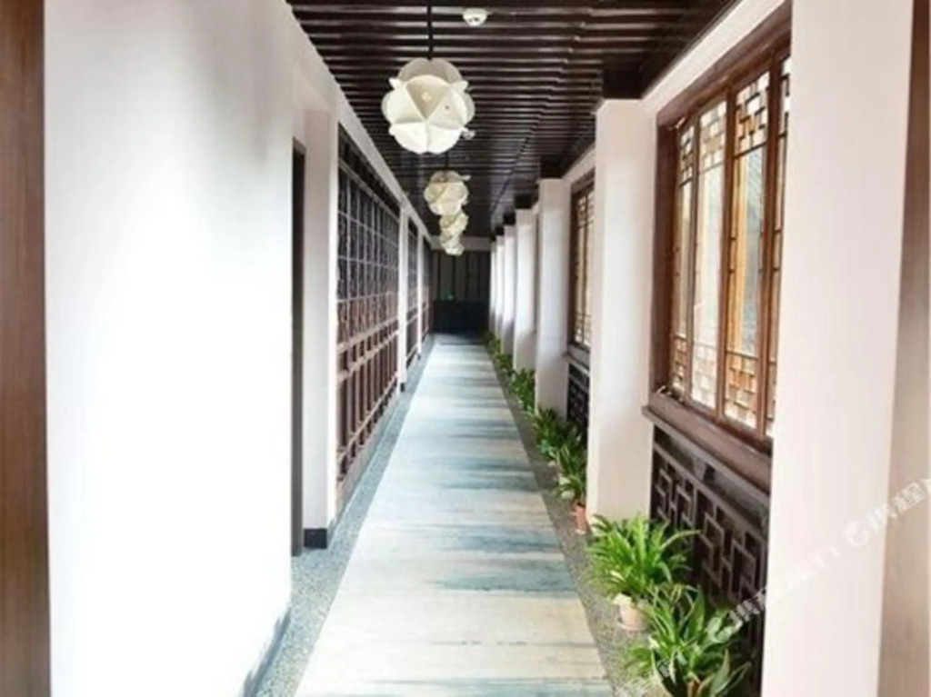 Natie Wanshi Art Inn