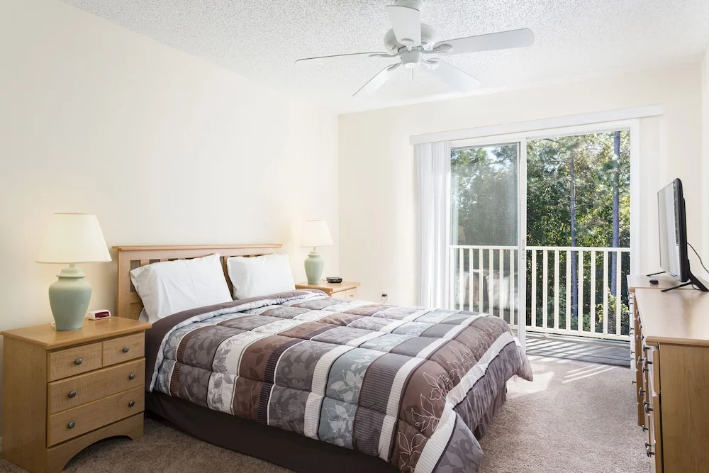 Beautiful Vacation Townhouse with Balcony EM2777