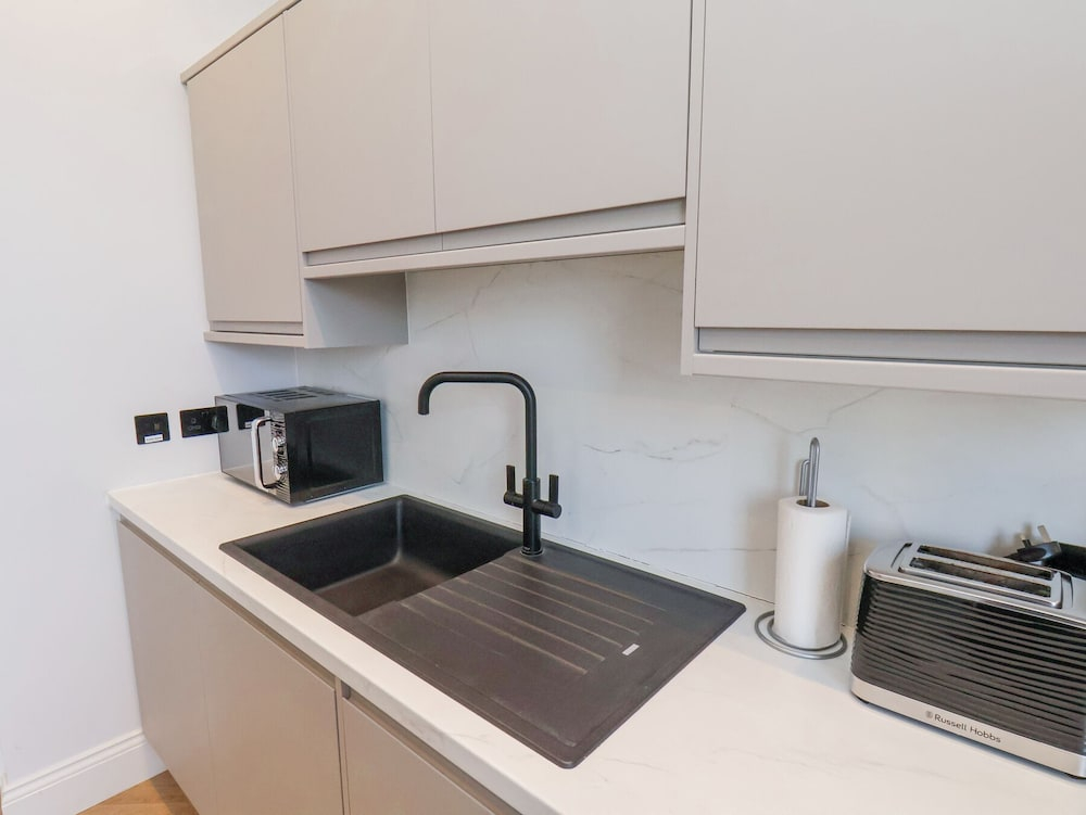 The Salisbury - 1 Bedroom Apartment
