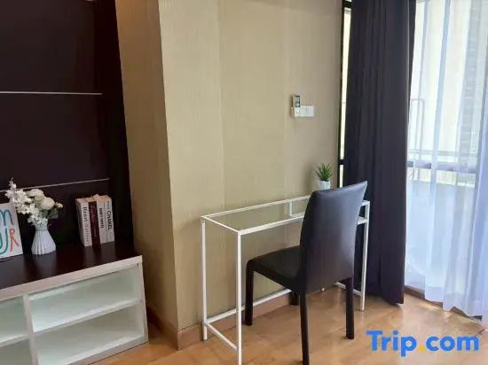 The Wooden Nest Warm Stay at Sukhumvit 8