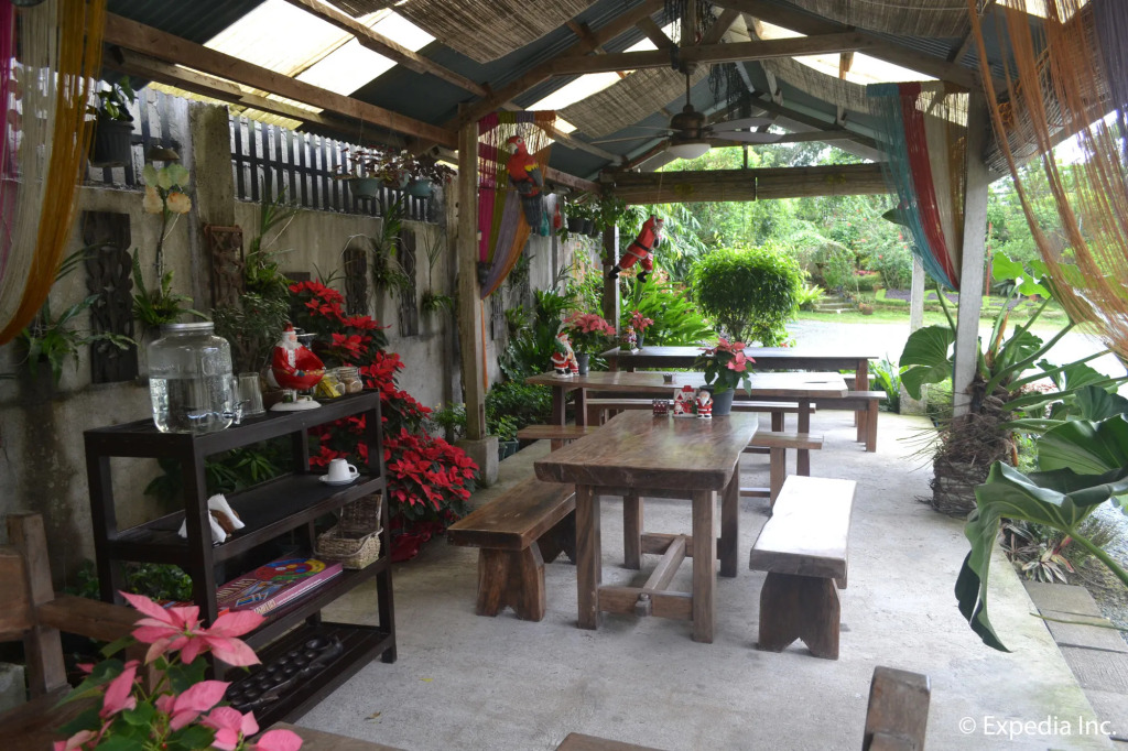 Lazea Tagaytay Inn