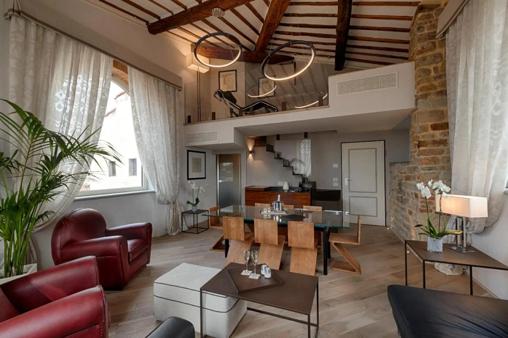Donati Luxury Tower Suites