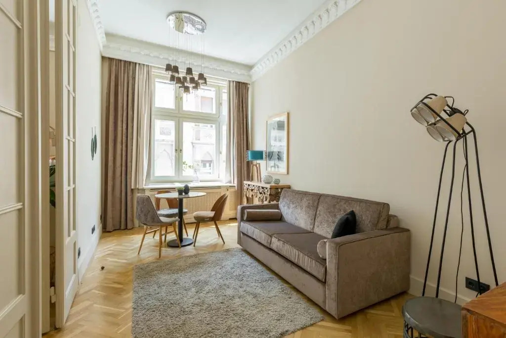 Danube Dream Home In The Absolute Center