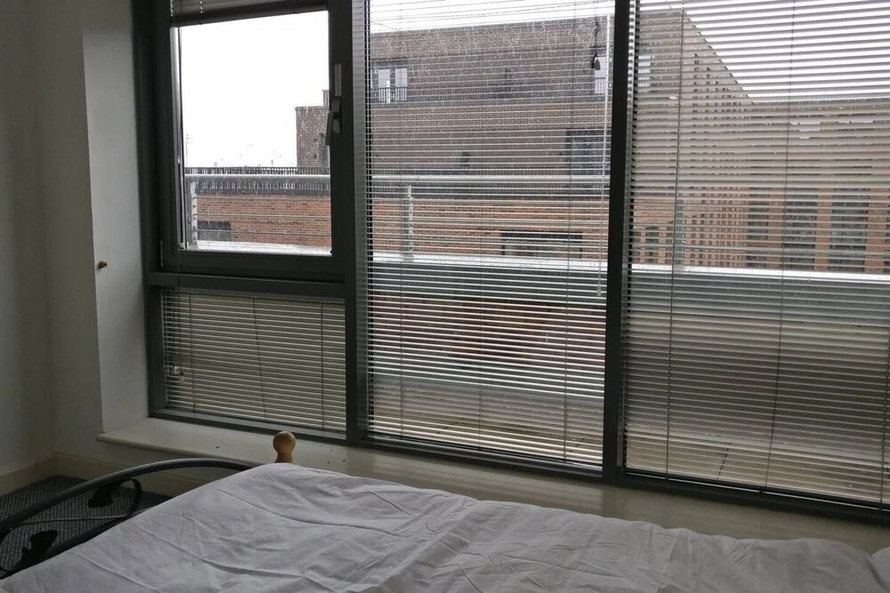 Beautiful City Centre 2-bed Apartment With Balcony