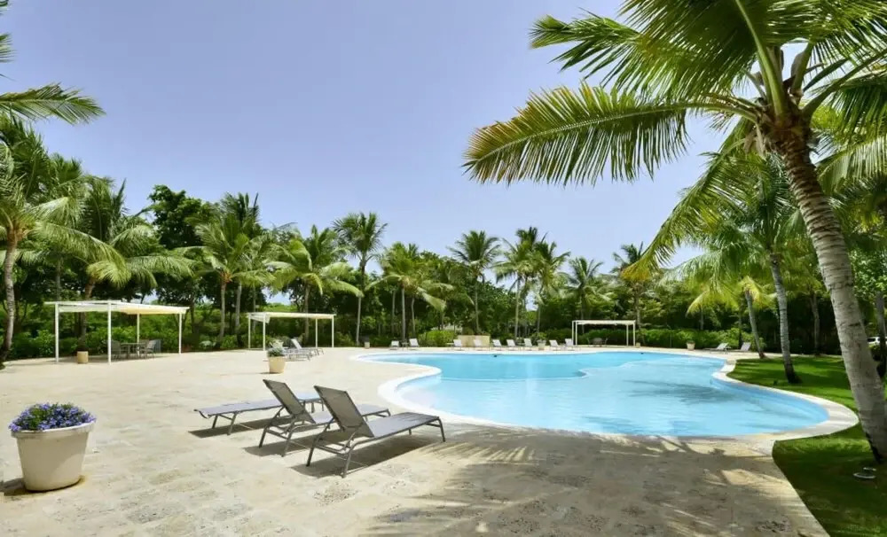 Spacious and Fully-equiped Apartment With Golf Course View in Exclusive Beach Resort