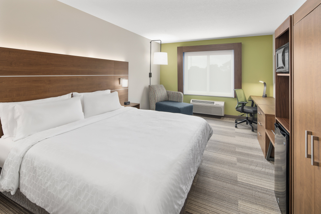 Holiday Inn Express Hotel & Suites Palm Bay by IHG