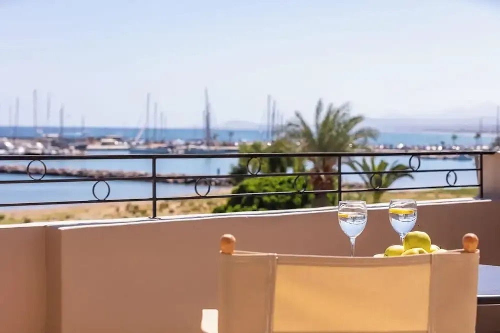 seafront cozy suite for 2 in Rethymno