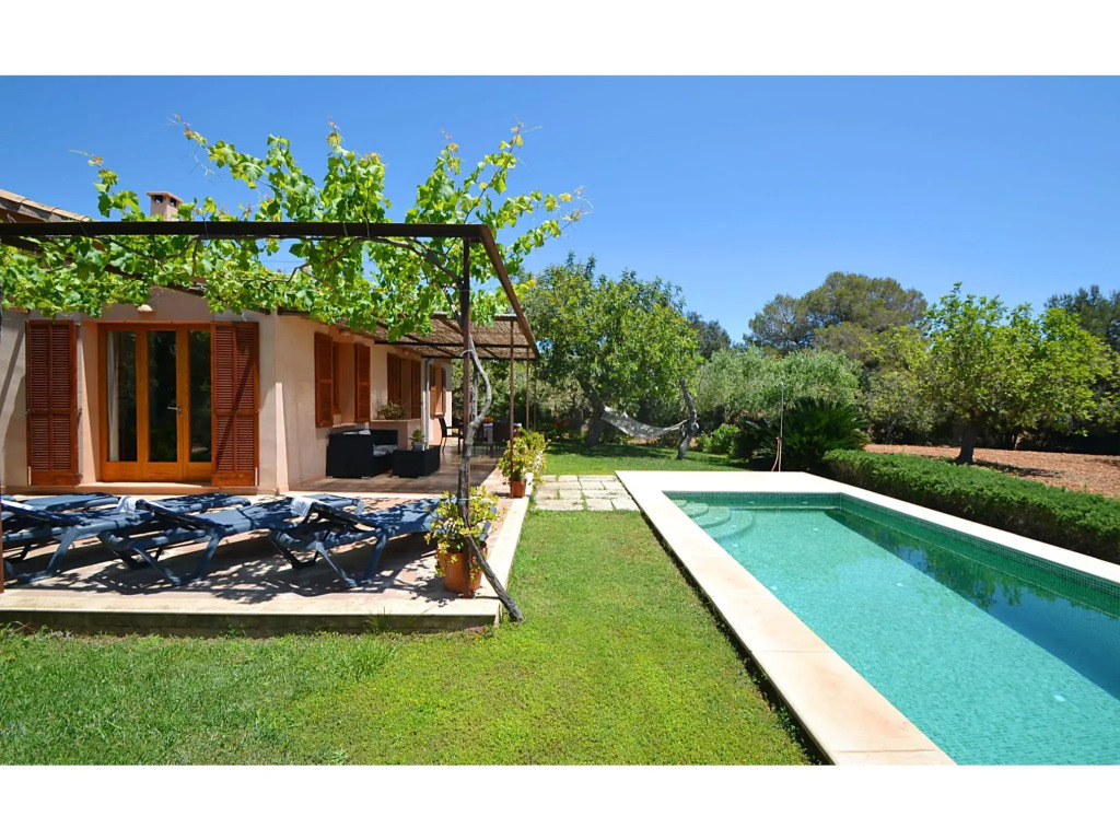 Majestic cottage in Llevant with swimming pool