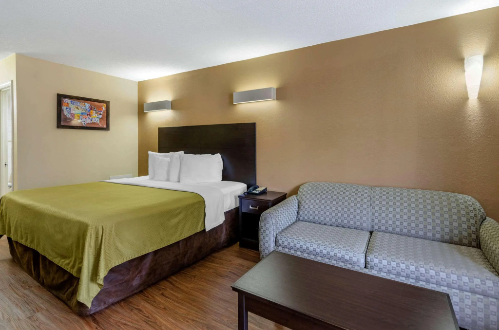 Econo Lodge Roanoke Civic Center