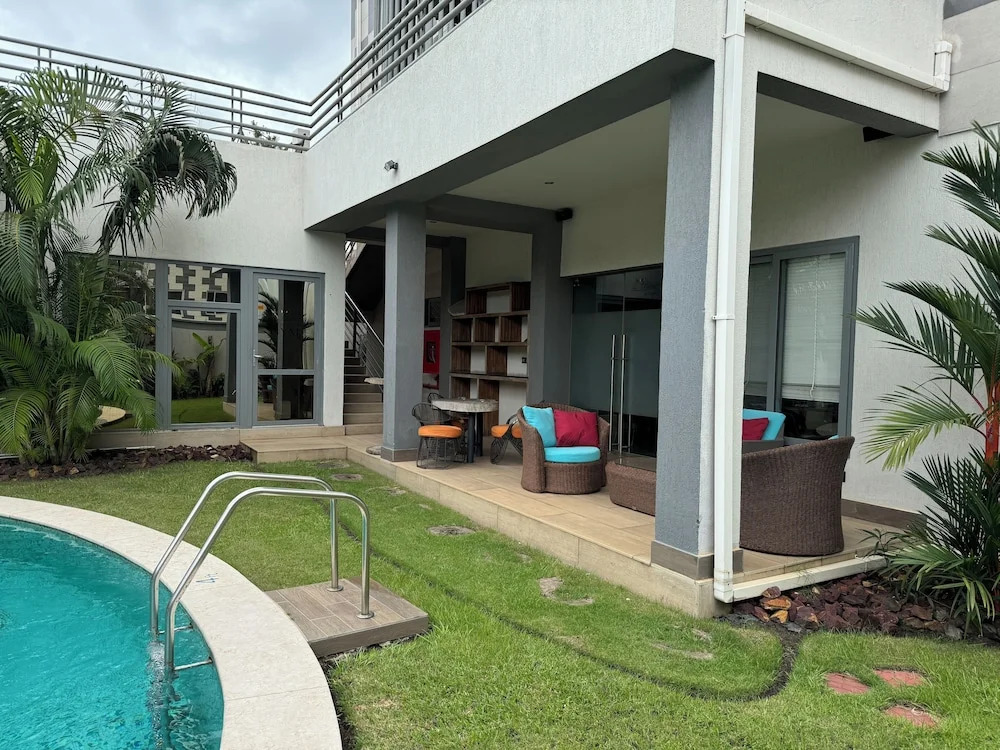 The Palms by Eagles Airport Residential