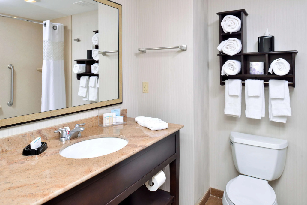 Hampton Inn & Suites California University-Pittsburgh