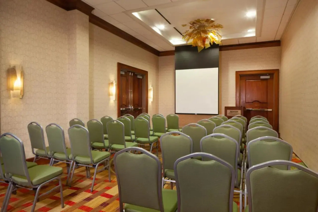 Holiday Inn Select Memphis East