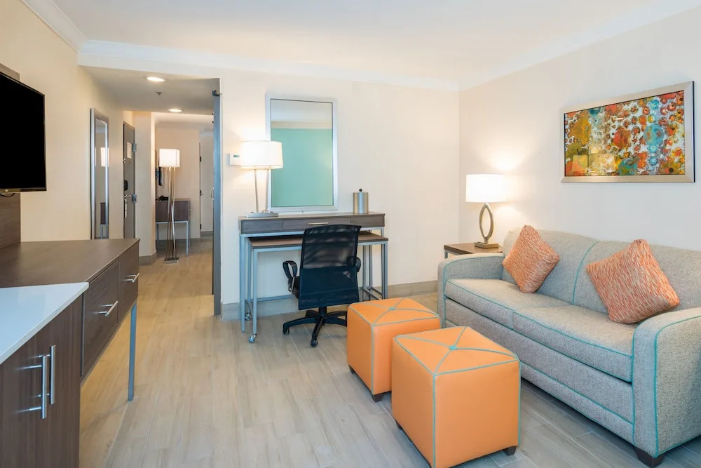 Holiday Inn Express and Suites Nassau