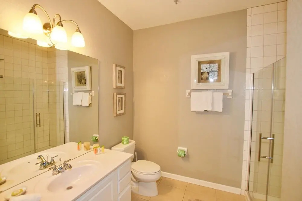 Vista Cay Luxury Lakeview 4 Bedroom Condo 3095