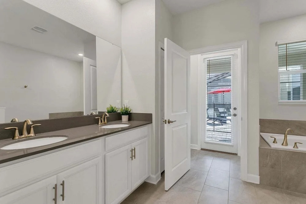 Super fun Spacious Family Home With top Amenities Pool/spa Sleeps 24
