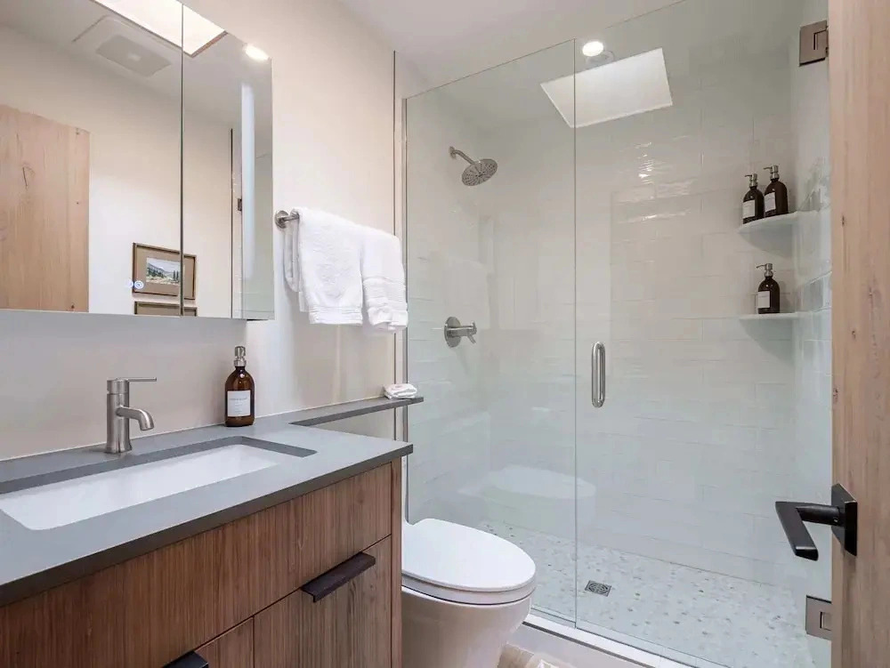 Le Petite Alps l 2BR Condo With Private Patio