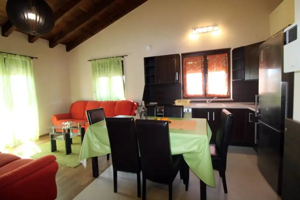 Apartment Veronika With two Sleeping Room, Near the sea
