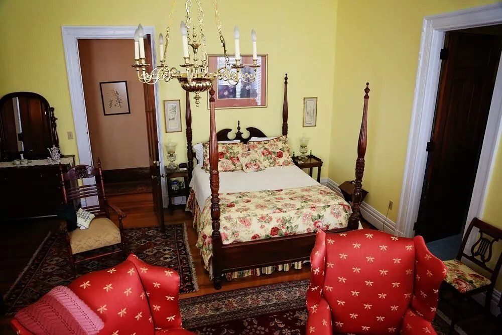 Bennett House Bed & Breakfast