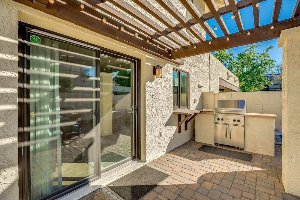 Winston - 2 Br Condo