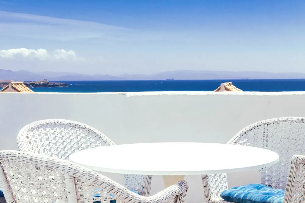 Apartment With 2 Bedrooms in Tarifa, With Wonderful sea View, Pool Acc